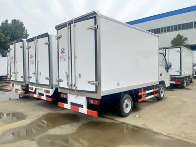 江淮康玲小型冷藏车 城市冷链运输的可靠伙伴